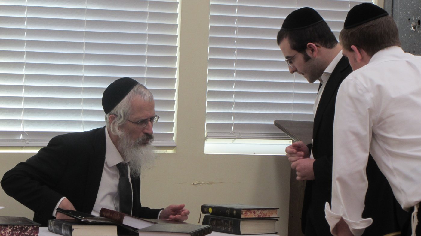 The Rosh Yeshiva learning in the beis medrash